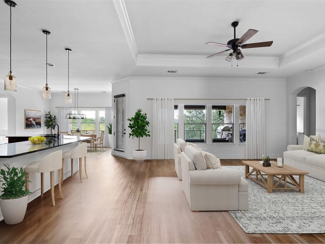 1075  Bluff Woods Dr