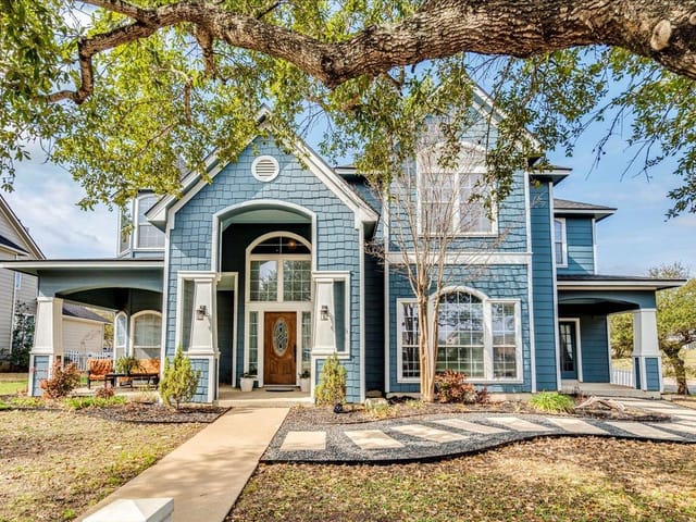 1077 Fairway