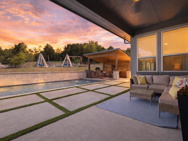 1078 Gato Del Sol Ave