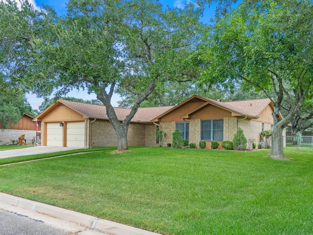 108 Meadow Creek DR