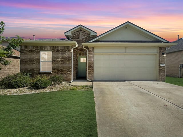108 Shiner LN