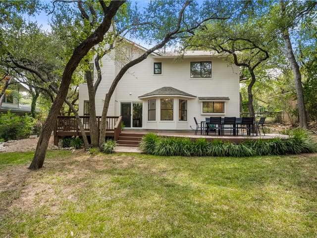 108 W SPRING DR
