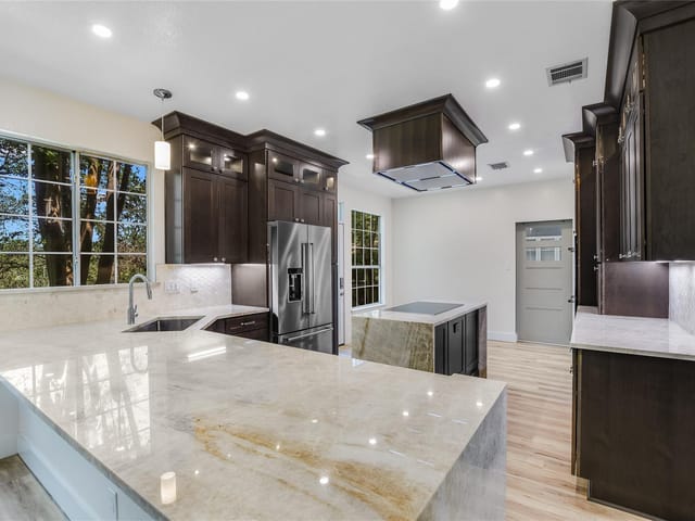 10802 Chestnut Ridge Rd