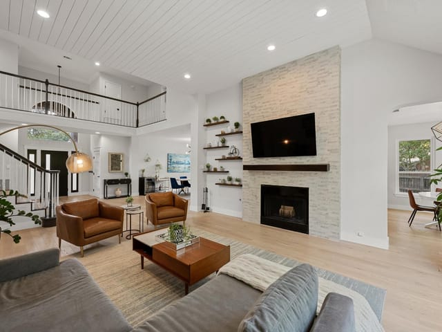 10807 Redmond Rd