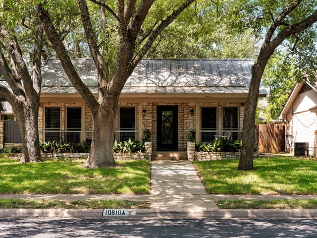 10810 Pinehurst DR Unit #1