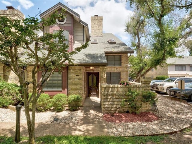 10819 Crown Colony Dr Unit #27
