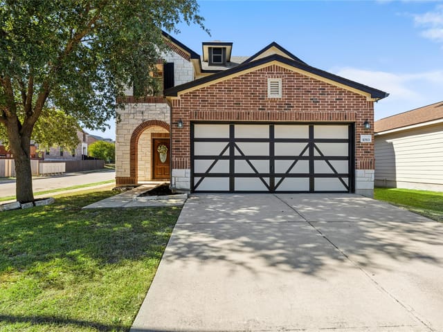 1083 Lonesome Oak Dr