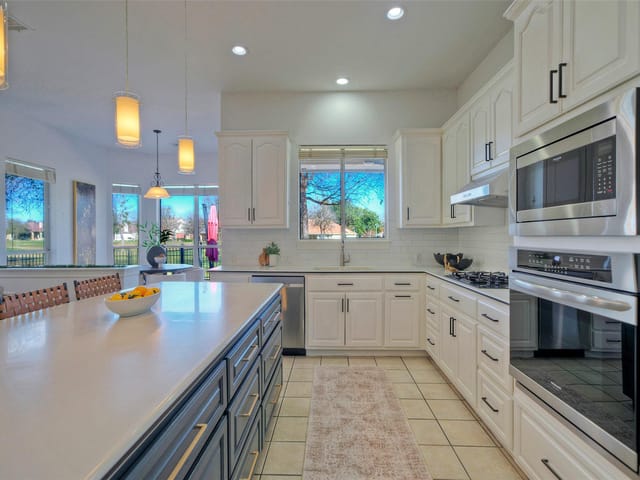 10833 Olympia Fields LOOP