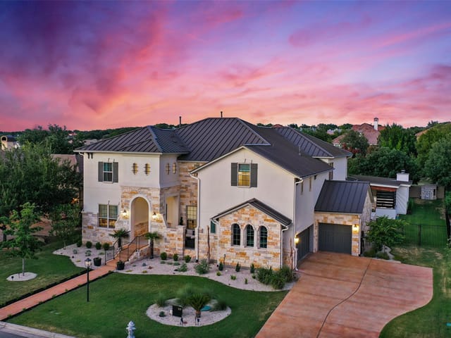 View 109 Bisset CT in Rough Hollow 109 Bisset CT - property photo 1 - Luxury home in Rough Hollow, Austin, TX