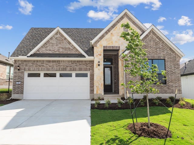 109 Centerfire LN