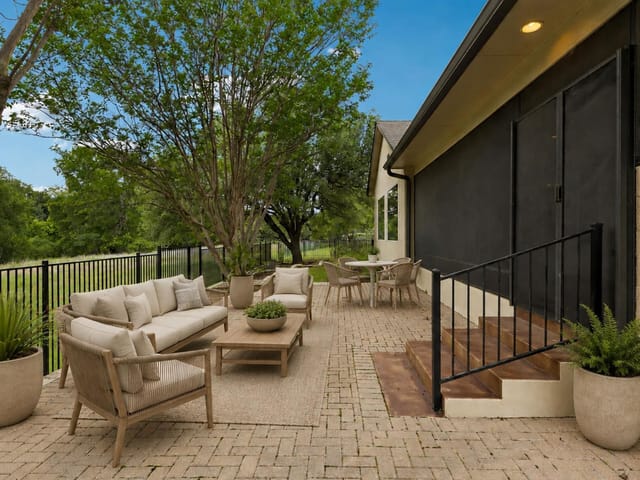 109 Crystal Springs DR
