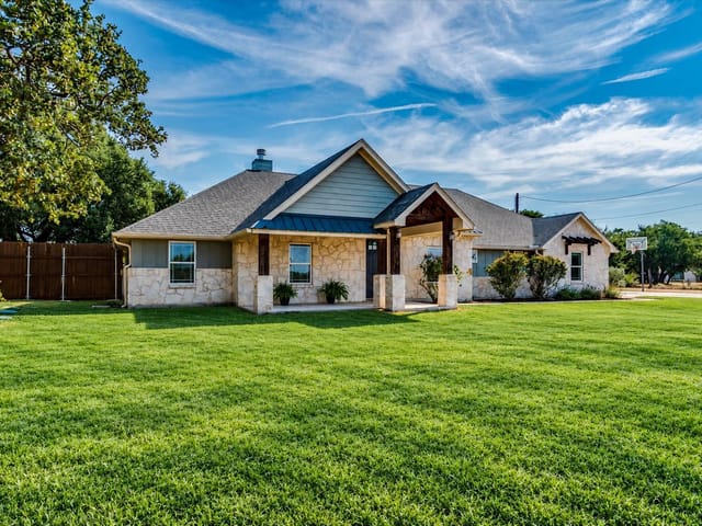 109 Deep Lake CIR