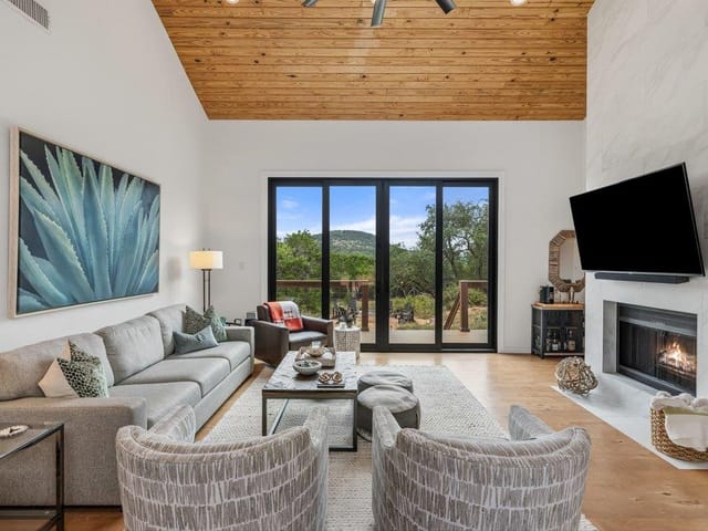 109 Freedom DR