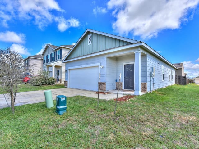 109 Helios Dr