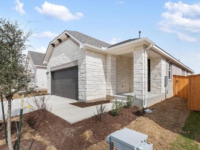 109 Knockout Rose Dr