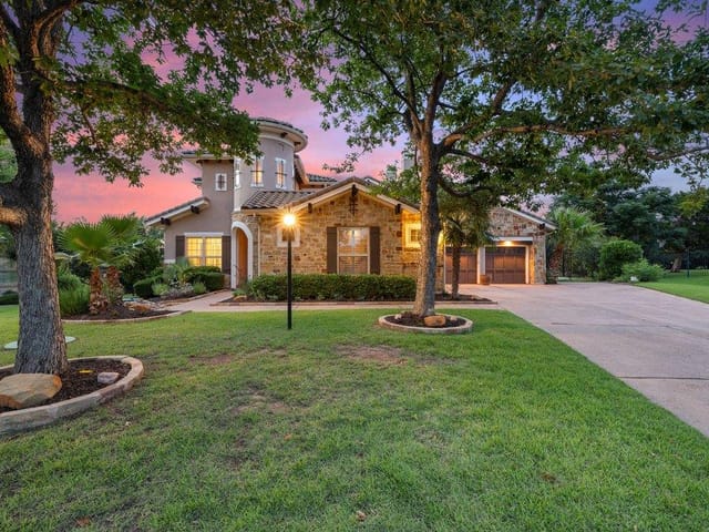 View 109 Largo CV in Rough Hollow Sec 10 109 Largo CV - front exterior - Luxury home in Rough Hollow Sec 10, Austin, TX