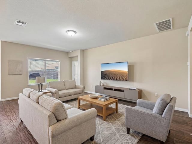 109 San Bernard TRL
