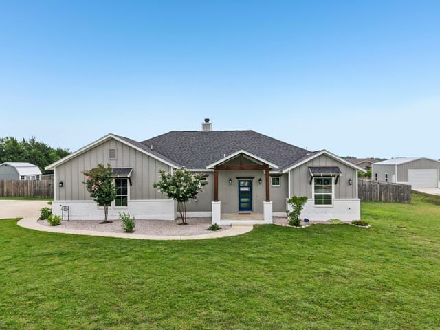 109 Silverado DR