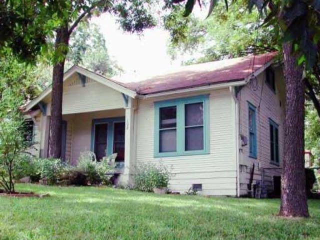 109 W MILTON St