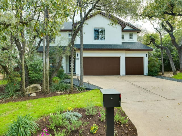 109 W Spring DR