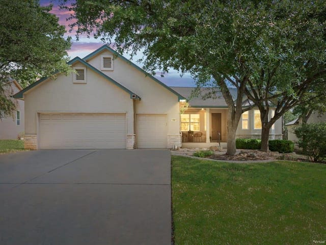 109 Yaupon LN