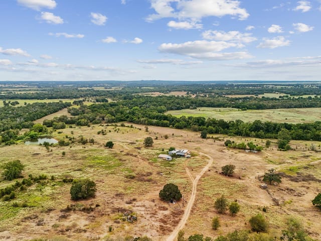 1090 Private Road 7046