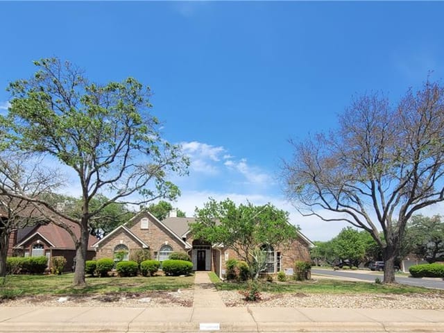 10900 Chestnut Ridge Rd