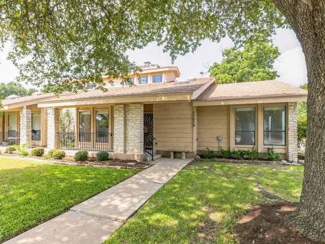 10902 Pinehurst Dr Unit #1
