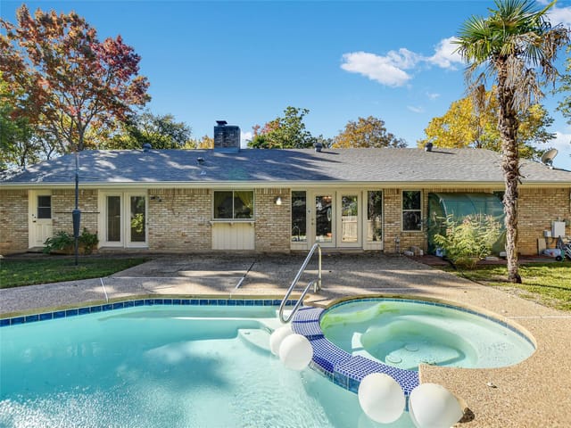 10903 Preston Trails Dr