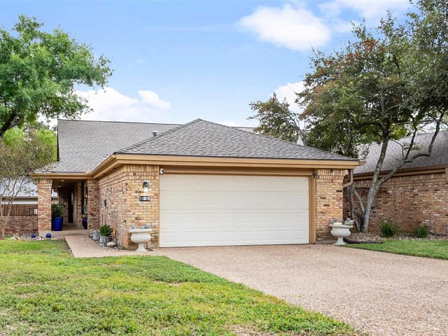 10905 Crown Colony Dr