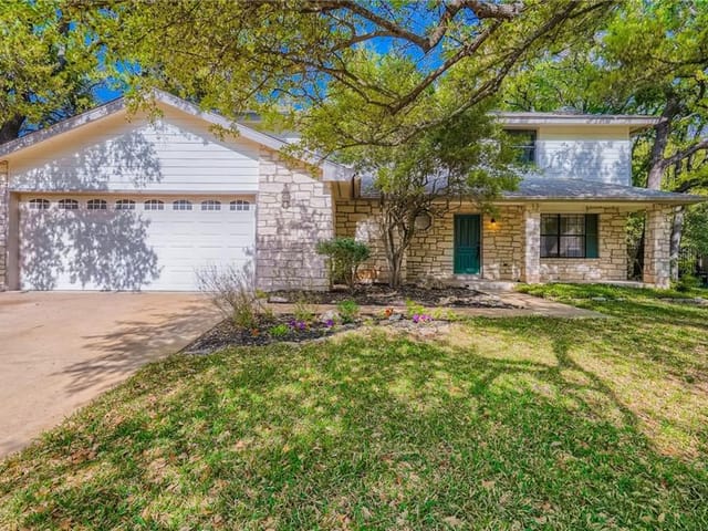 10905 Wintergreen Hl