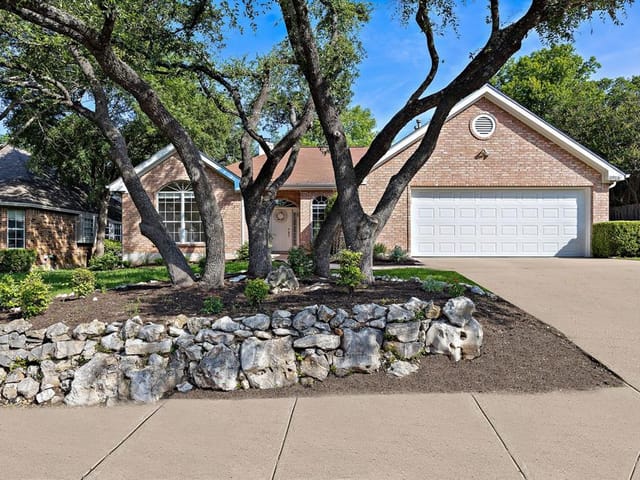 10906 Grapevine Ln