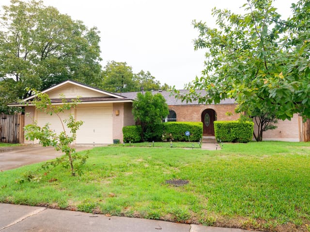 10906 Rustic Manor Ln