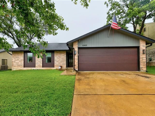10907 Tall Oak Trl