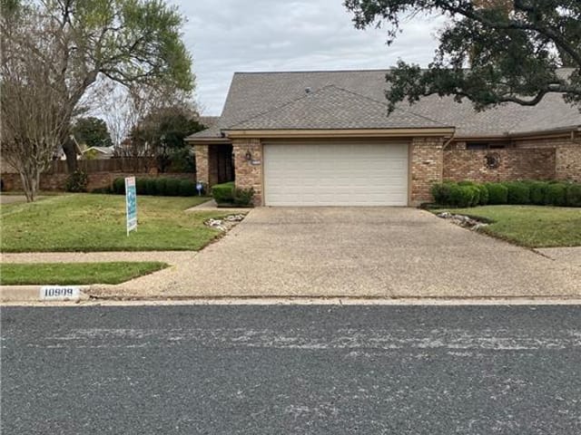 10909 Crown Colony Dr