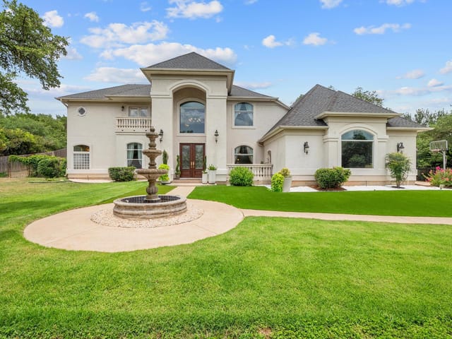 10912 Centennial Trl