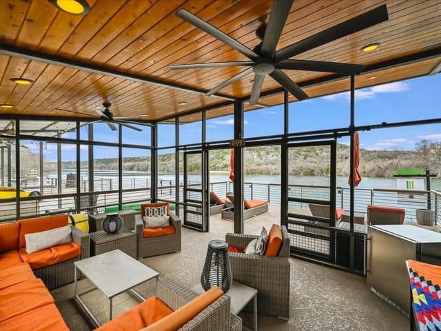 10914 River Terrace Cir