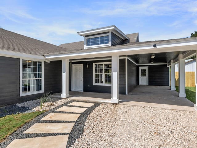 10915 S Highway 183