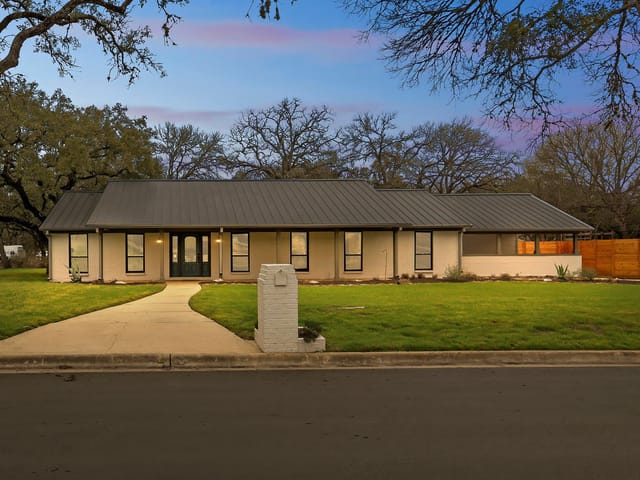 10916 Shady Hollow Dr