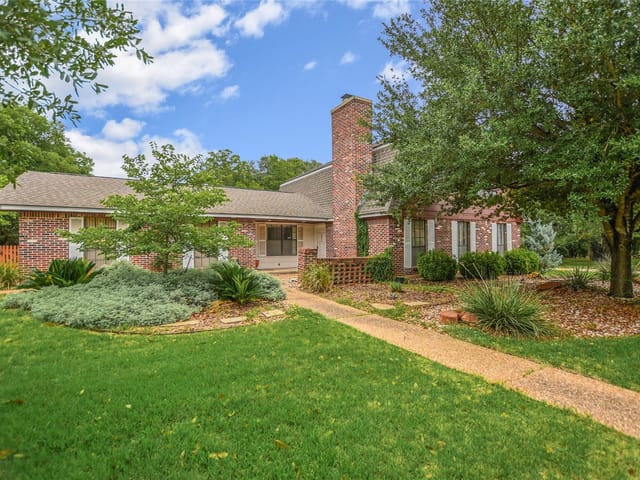10925 Preston Trails DR
