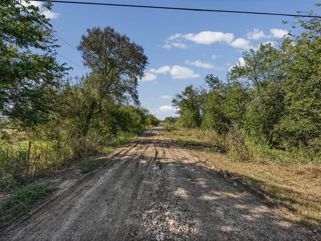10933 Hwy 21