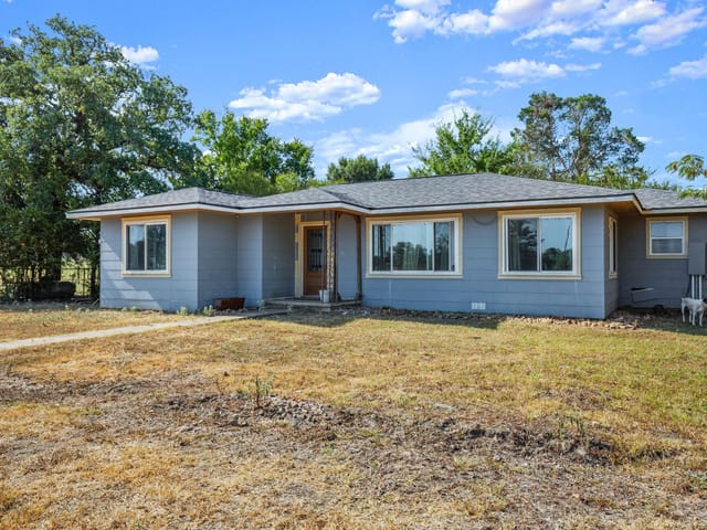1099 Private Road 1061