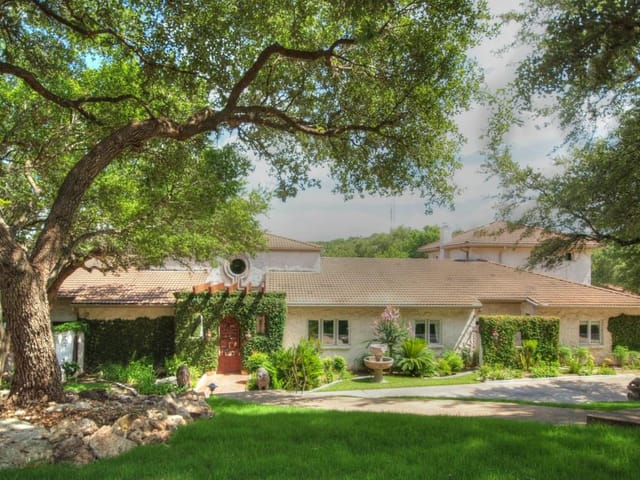 11 Ehrlich Rd