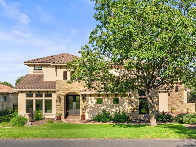 11 Hightrail Way