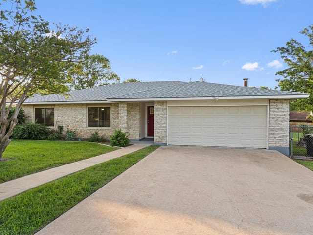 110 Live Oak Dr