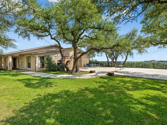 110 Longhorn LN