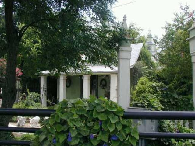 110 Main Street, Salado