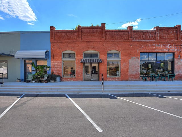 110 NE 2nd St