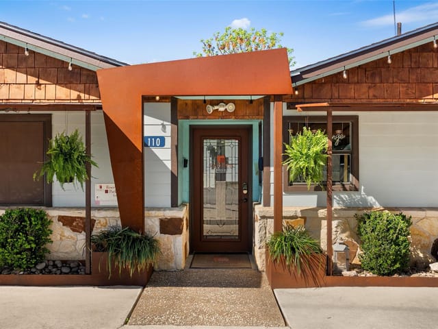 110 Oak DR
