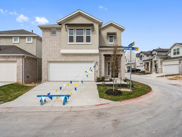 1100 Autumn Heather Dr